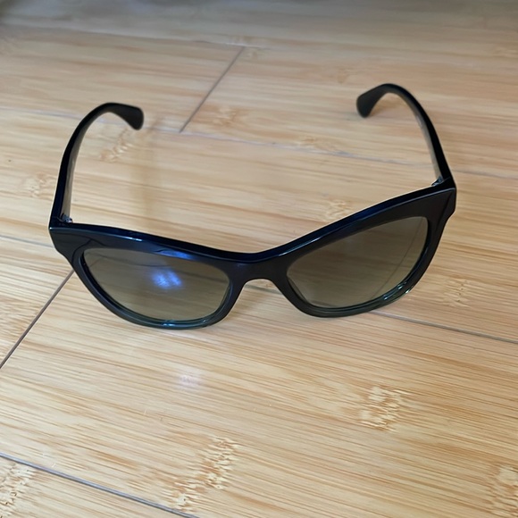 Women Designer CHANEL Sunglasses Cat Eye Used Great Condition - Picture 2 of 12